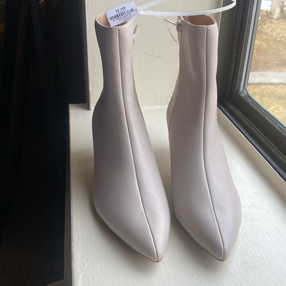 NWT Journee Collection Booties - Picture 2 of 5